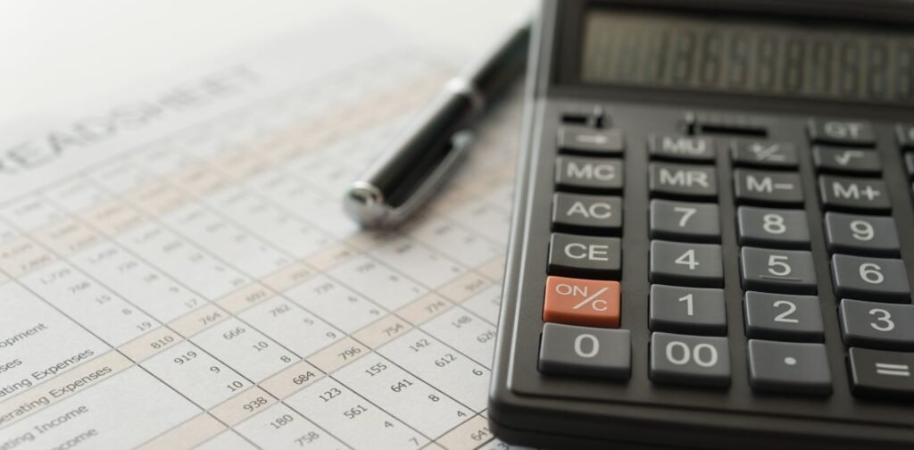 Professional accountant providing accounting and tax services in Winnipeg