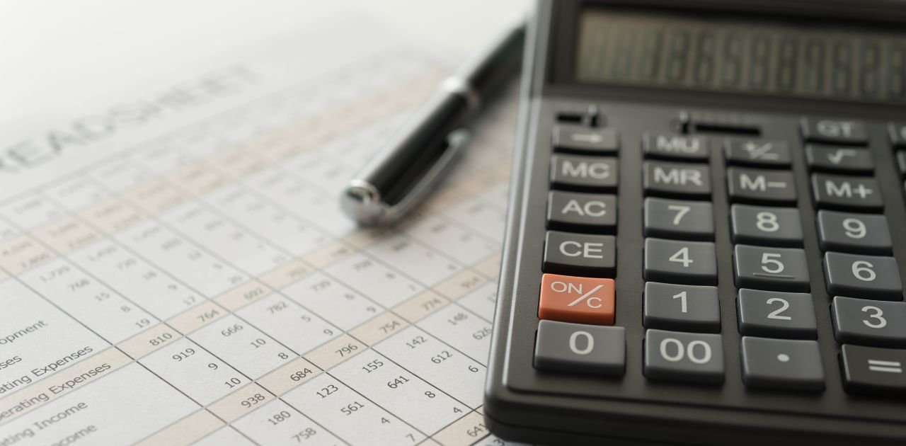 Professional accountant providing accounting and tax services in Winnipeg